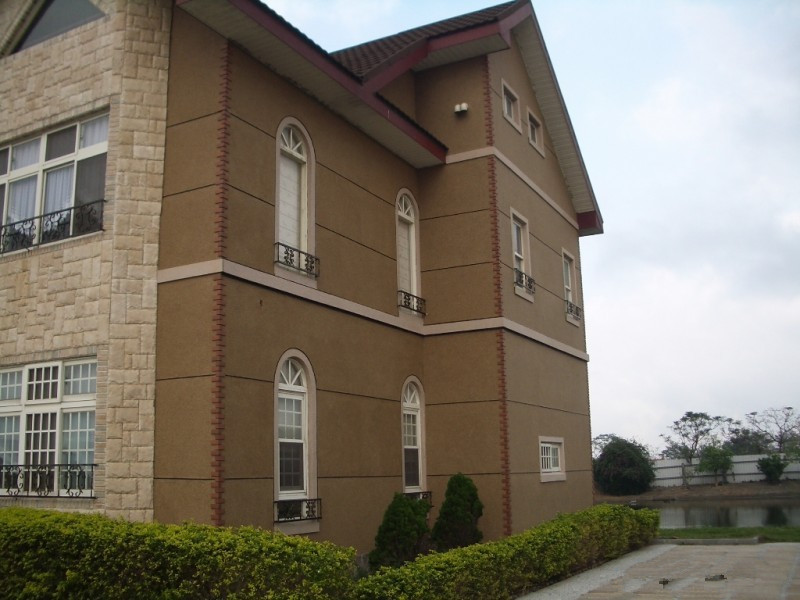 真石漆加水是為了增大噴涂面積？